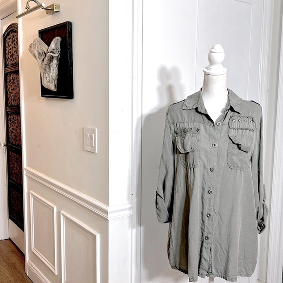 Tempo Paris 100% Tencel Army Green Utility Shirt Stars S/M Adjustable Sleeves - Picture 2 of 13